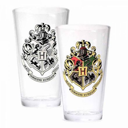 Harry Potter, Bradavický znak, měnící se sklenička 